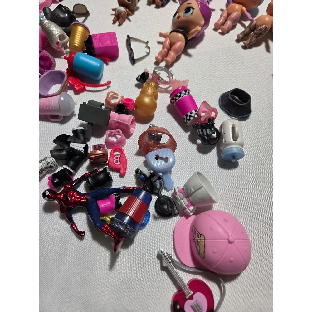 LOL Surprise Doll Lot 8 Dolls 1 Lil Sister and‎ Large Accessory Collection